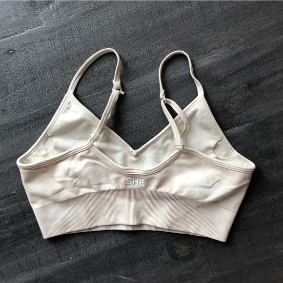 Dark Sport sports bra - Picture 2 of 3